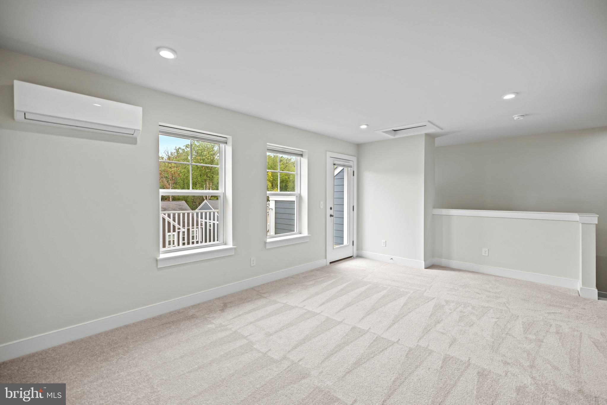 1548 Meadowlark Glen Road Dumfries, VA 22026 - Photo 42 of 48 a view of an empty room with a window