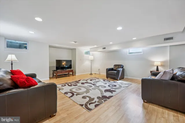 $939,000 | 119 Englefield Drive, Gaithersburg, MD 20878