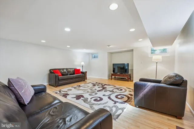 $939,000 | 119 Englefield Drive, Gaithersburg, MD 20878