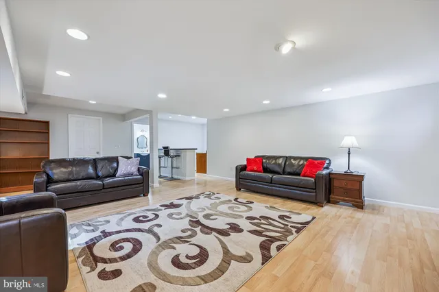 $939,000 | 119 Englefield Drive, Gaithersburg, MD 20878