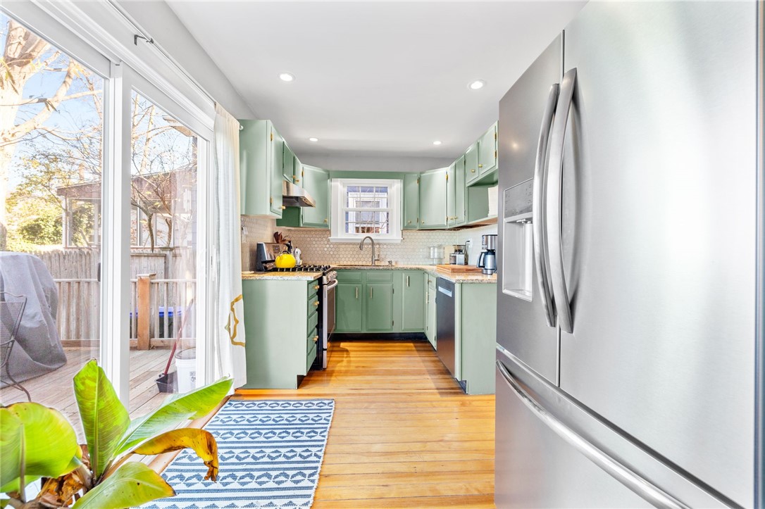 111 Colonial Road Providence, RI 02906 - Photo 11 of 38