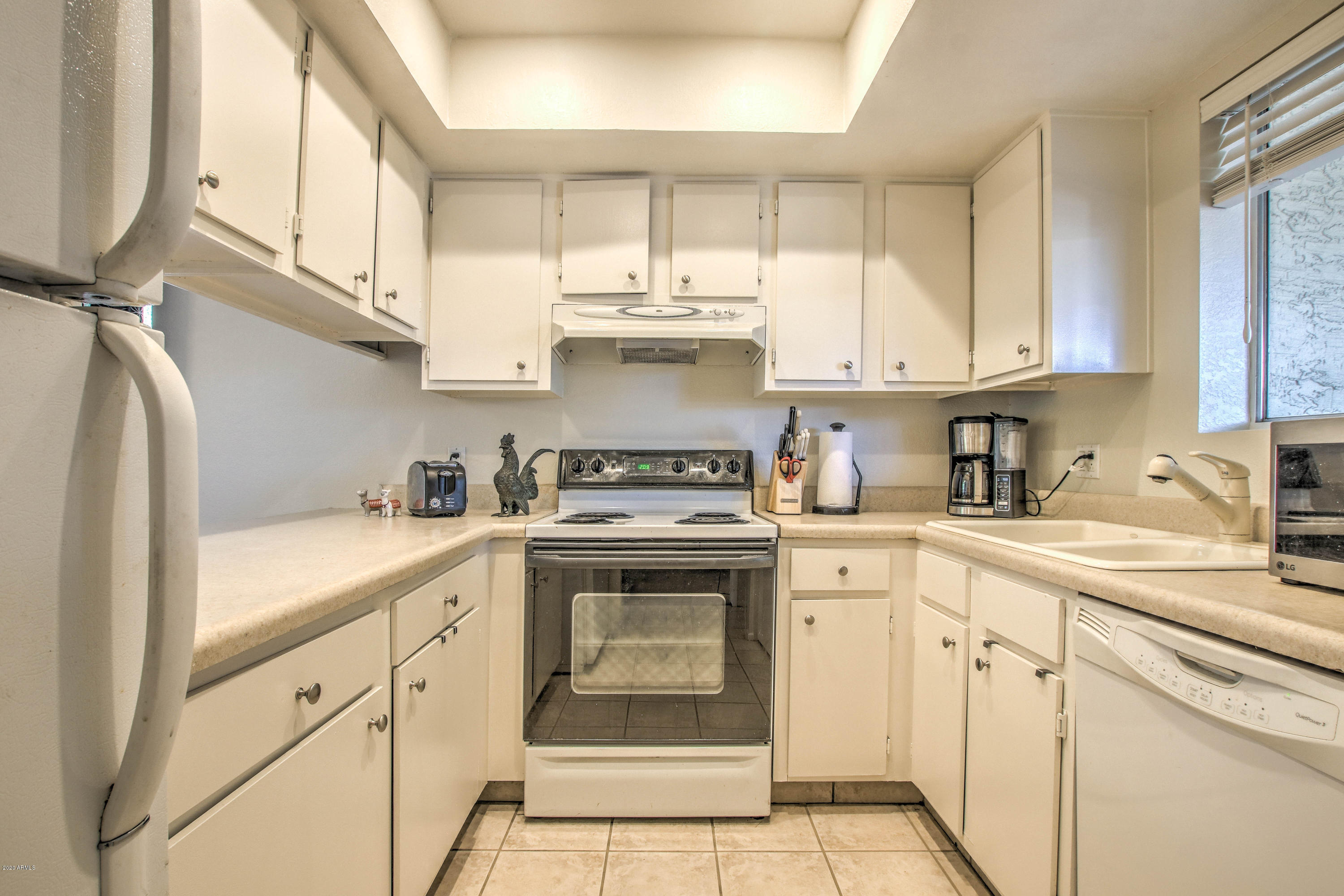 4150 East Cactus Road, Unit 101 Phoenix, AZ 85032 - Photo 8 of 24 UNIT 101-19