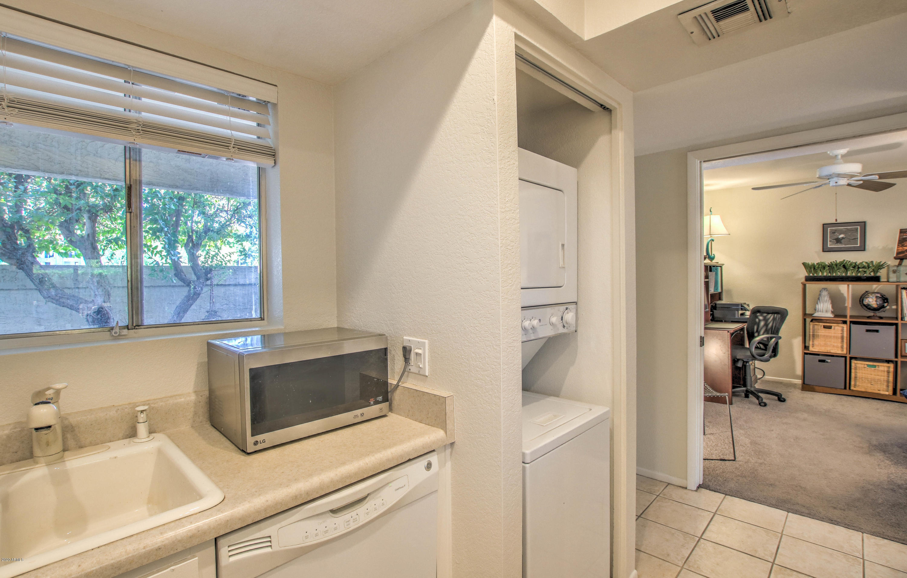 4150 East Cactus Road, Unit 101 Phoenix, AZ 85032 - Photo 9 of 24 UNIT 101-21