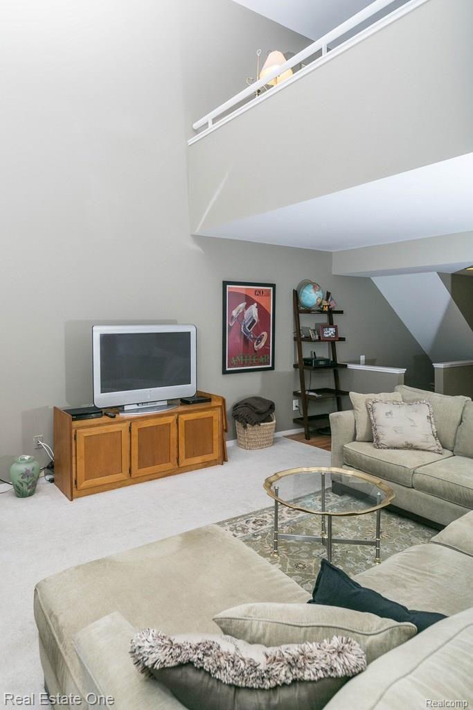 553 Harrow Court, Unit 44 Rochester, MI 48307 - Photo 6 of 32 Loft Area Overlooks Great Room!