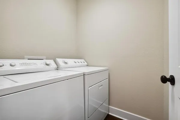 $2,495 | 140 Onini Court, Bastrop, TX 78602