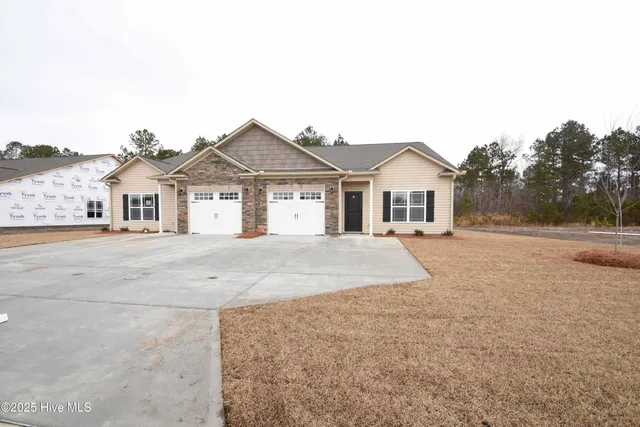 $1,600 | 2248 Sweet Bay Drive., Unit B, Greenville, NC 27834