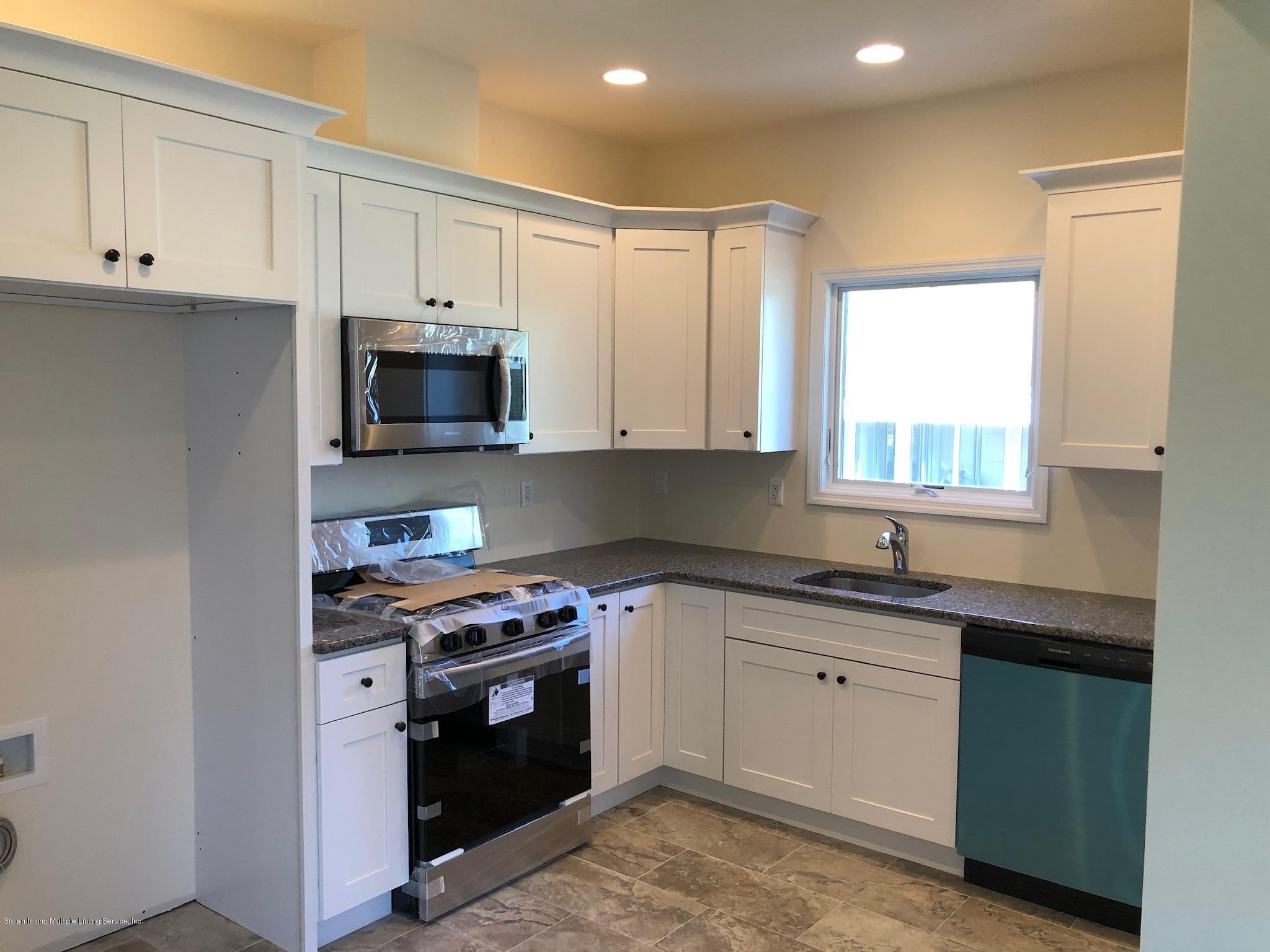 600 Foster Road Staten Island, NY 10309 - Photo 3 of 12 Kitchen w/stainless steel appliances