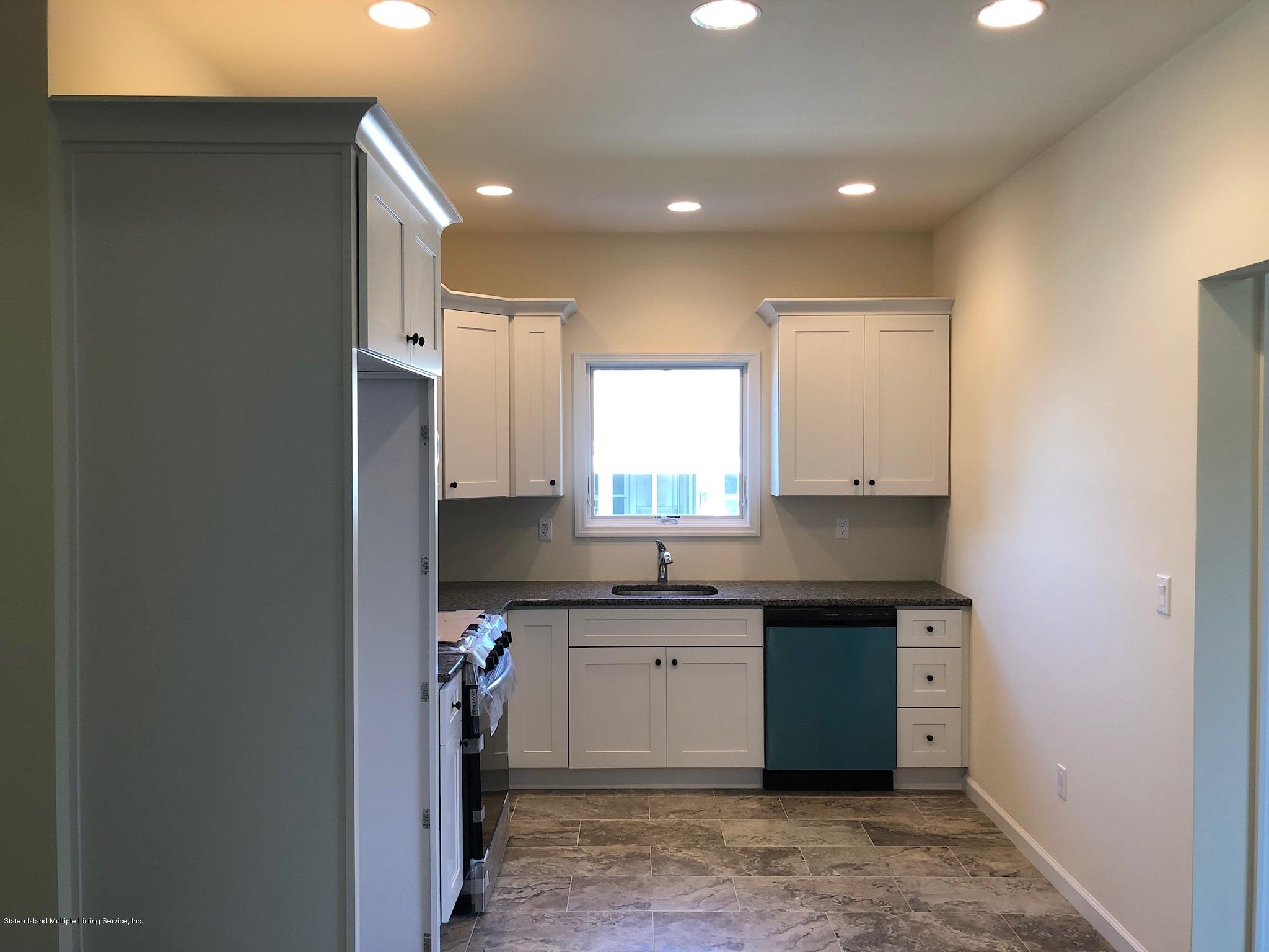 600 Foster Road Staten Island, NY 10309 - Photo 4 of 12 Kitchen w/stainless steel appliances