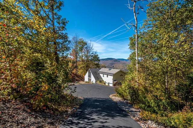 $980,000 | 46 Alpine Drive, Jackson, NH 03846