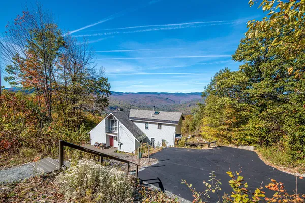 $980,000 | 46 Alpine Drive, Jackson, NH 03846