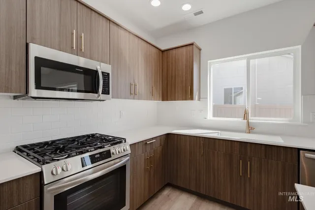 $454,990 | 5489 South Bittercreek Avenue, Meridian, ID 83642