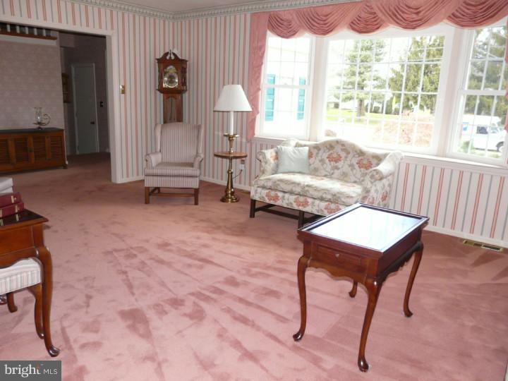 3018 Taft Road Norristown, PA 19403 - Photo 4 of 19 Living Room