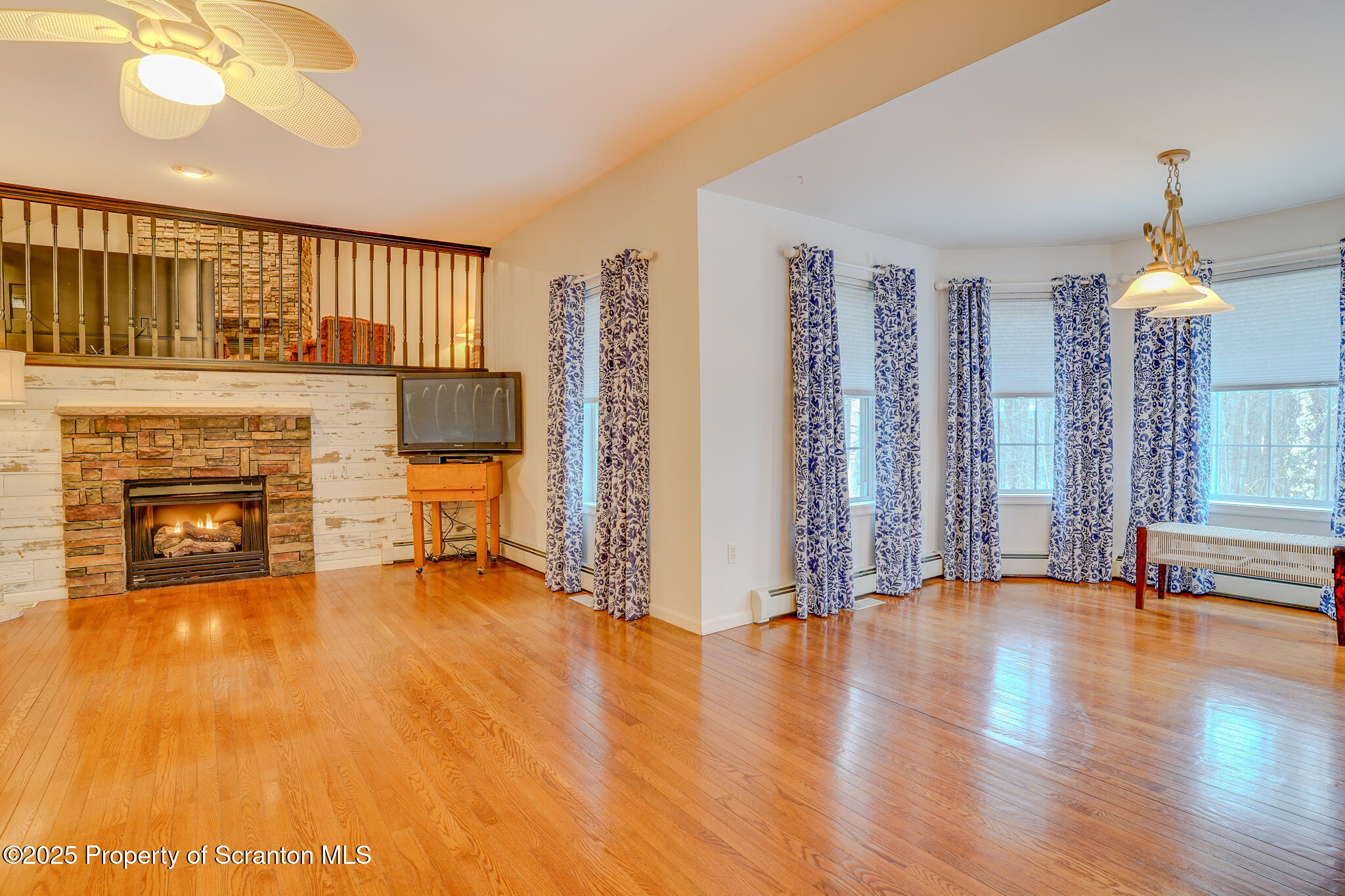 106 Constitution Drive Moscow, PA 18444 - Photo 28 of 119 Family Room