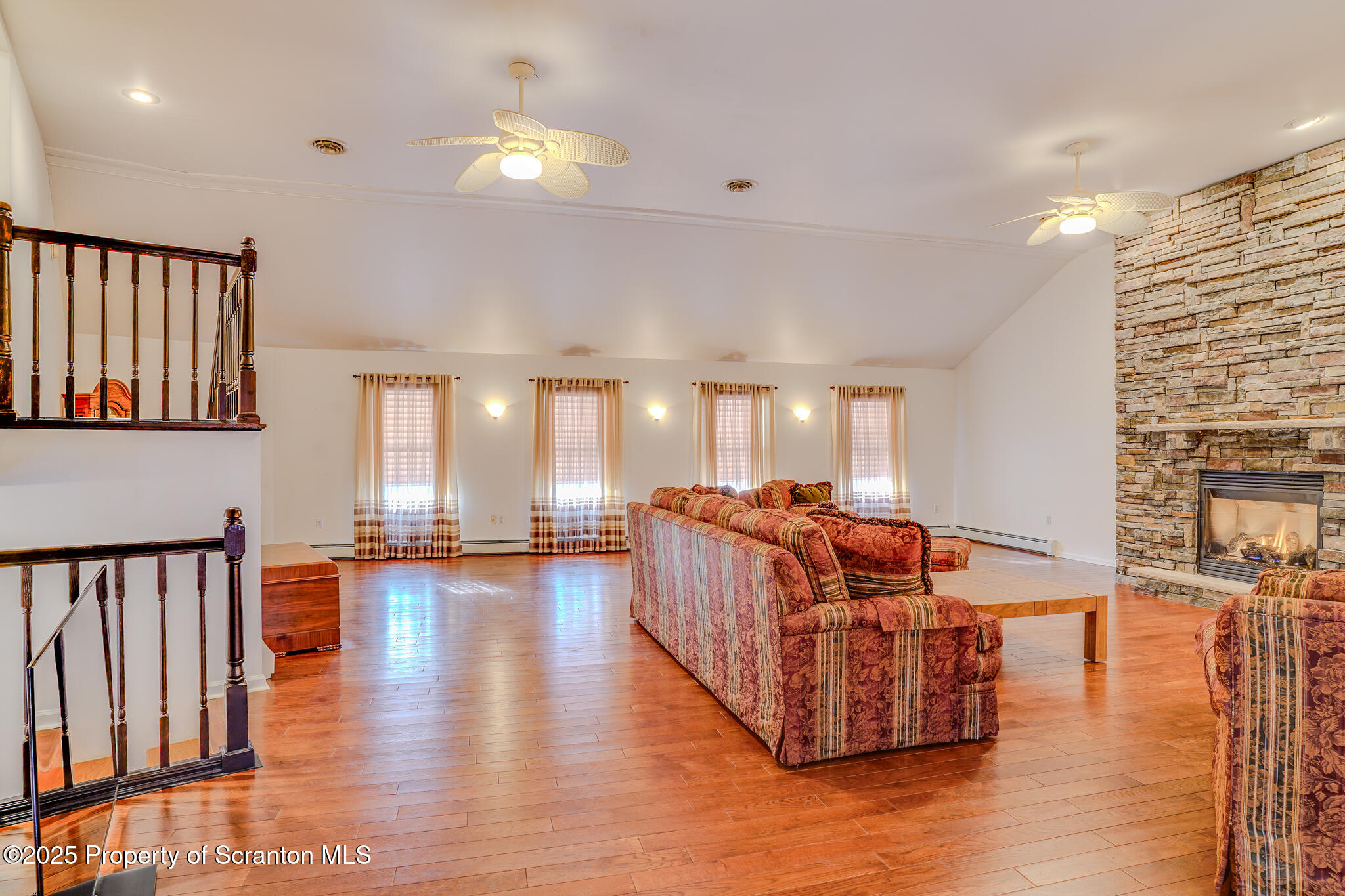 106 Constitution Drive Moscow, PA 18444 - Photo 36 of 119 Great Room