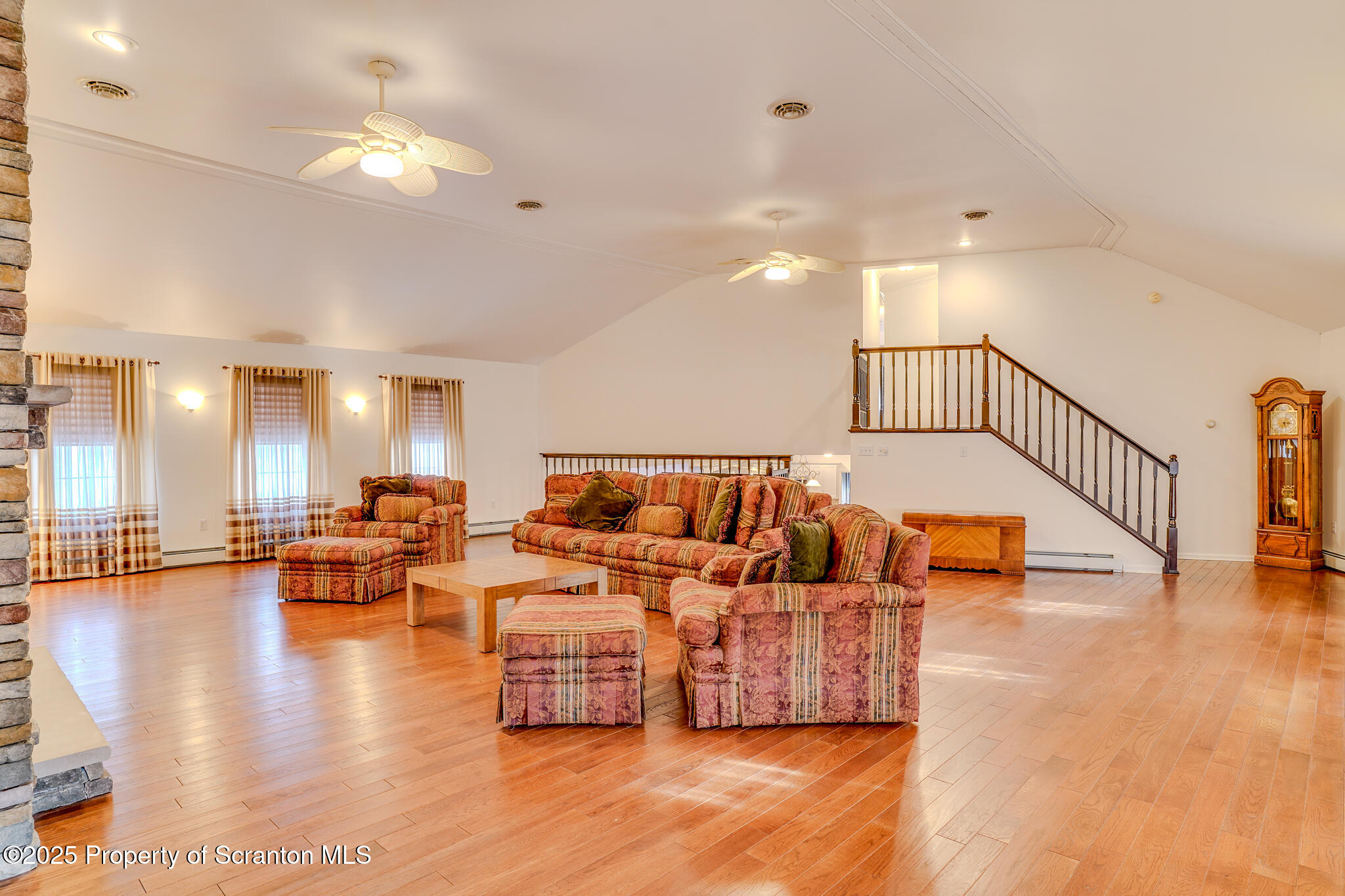 106 Constitution Drive Moscow, PA 18444 - Photo 37 of 119 Great Room