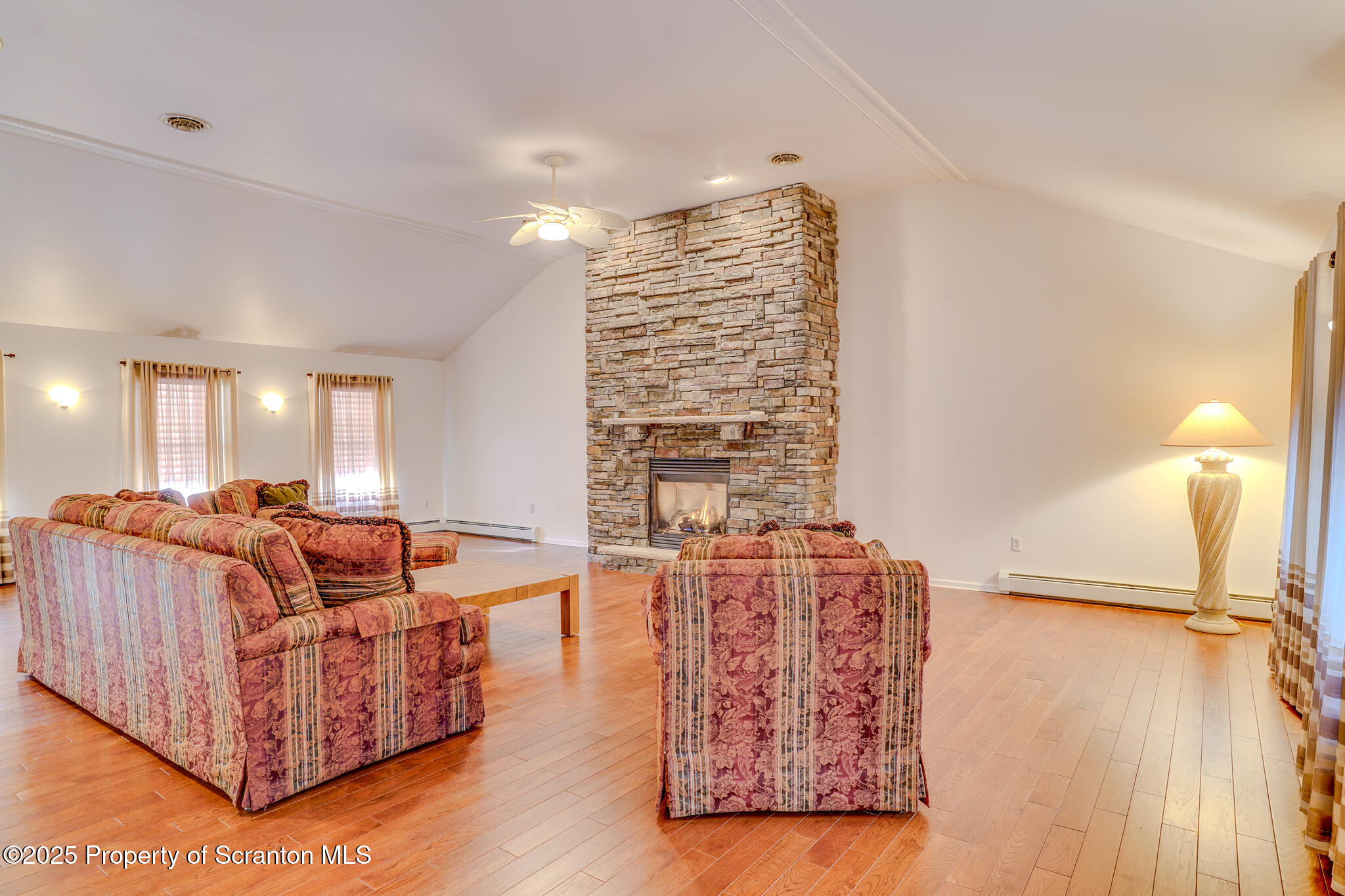 106 Constitution Drive Moscow, PA 18444 - Photo 38 of 119 Great Room