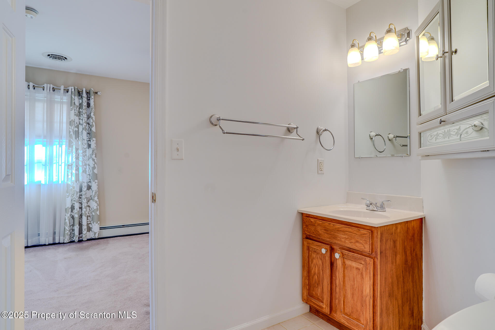 106 Constitution Drive Moscow, PA 18444 - Photo 47 of 119 Full Bath