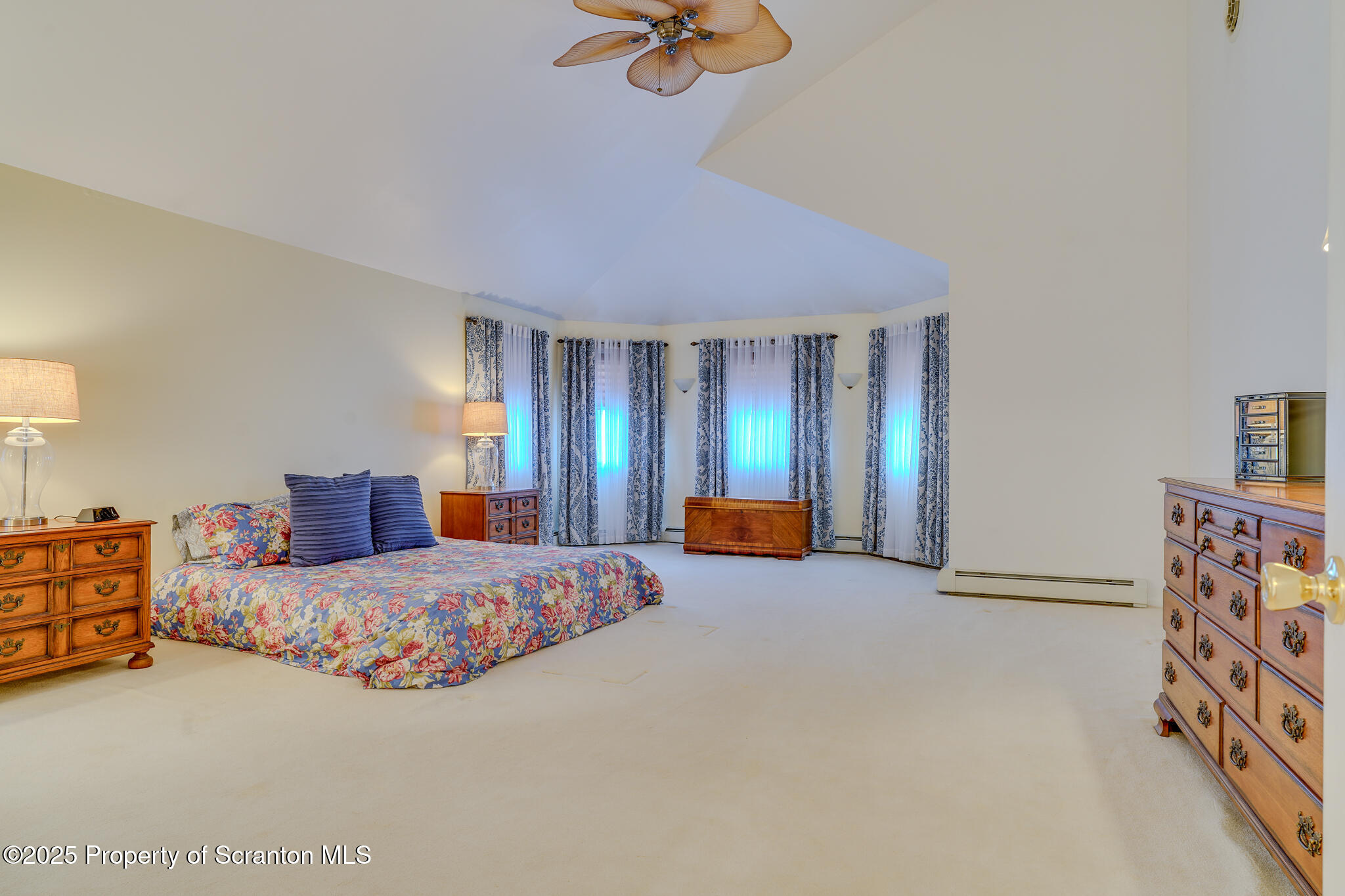 106 Constitution Drive Moscow, PA 18444 - Photo 58 of 119 Primary Bedroom