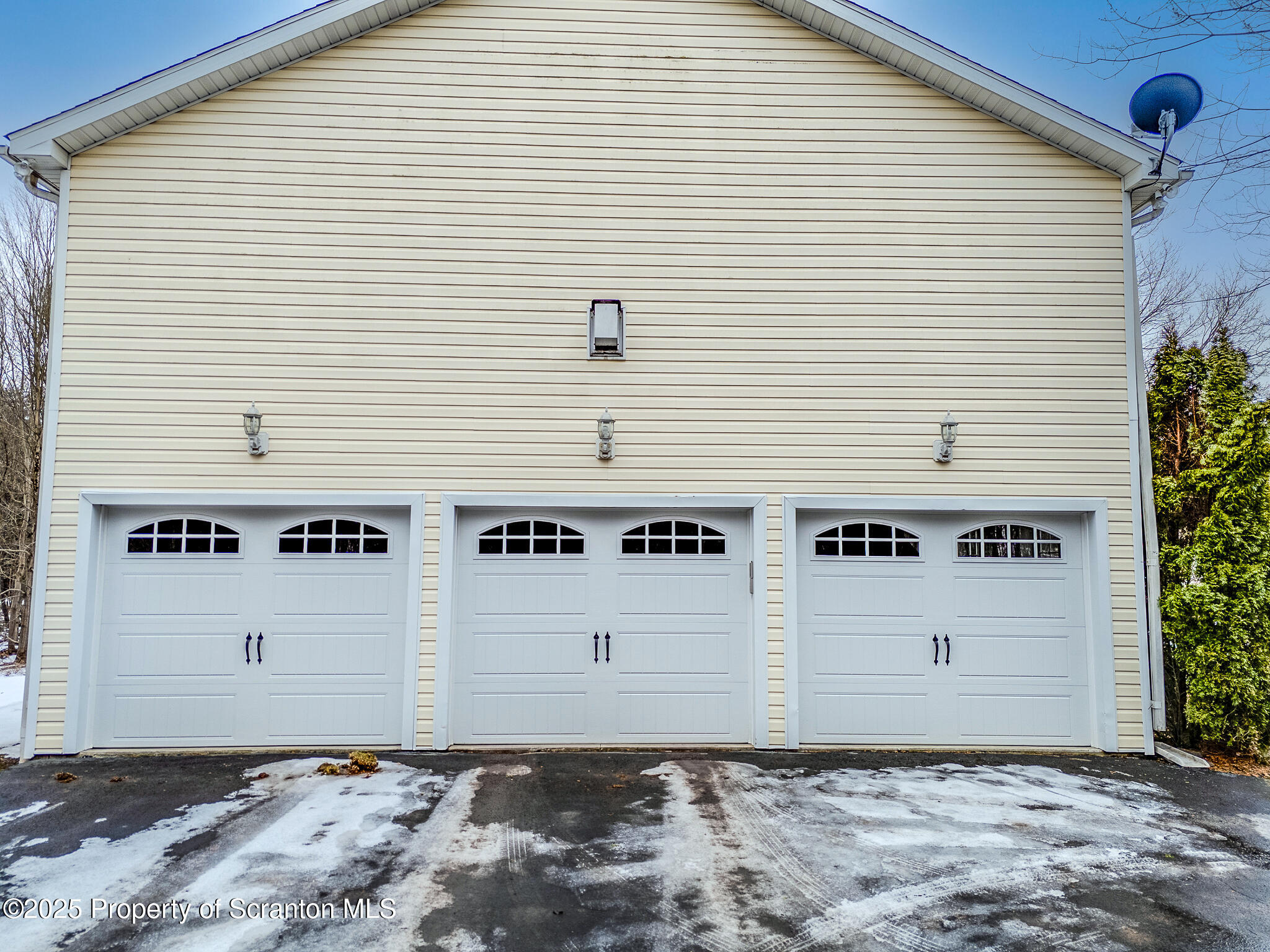 106 Constitution Drive Moscow, PA 18444 - Photo 97 of 119 Garage