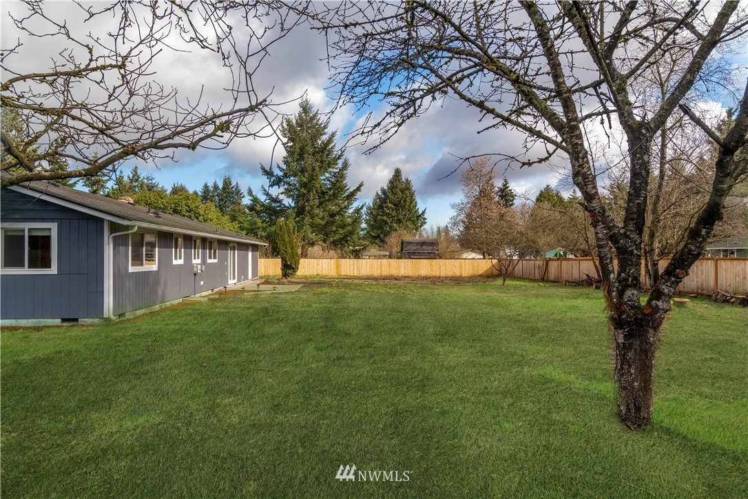 8547 176th Avenue Southwest Rochester, WA 98579 - Photo 3 of 22