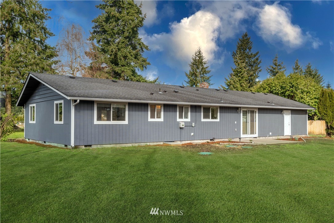 8547 176th Avenue Southwest Rochester, WA 98579 - Photo 4 of 22