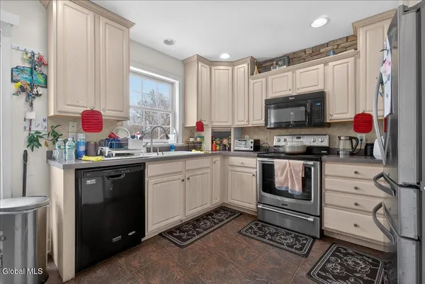 $498,500 | 118 Horizon Boulevard, Rotterdam, NY 12306
