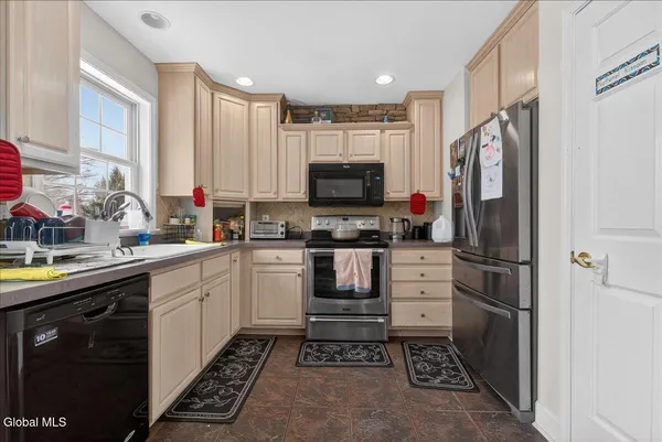 $498,500 | 118 Horizon Boulevard, Rotterdam, NY 12306