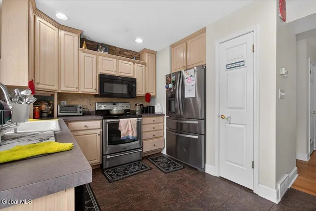 $525,000 | 118 Horizon Boulevard, Rotterdam, NY 12306