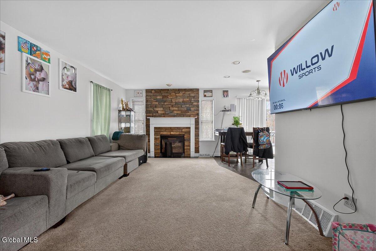 118 Horizon Boulevard Rotterdam, NY 12306 - Photo 7 of 44 02-118 Horizon Blvd-2