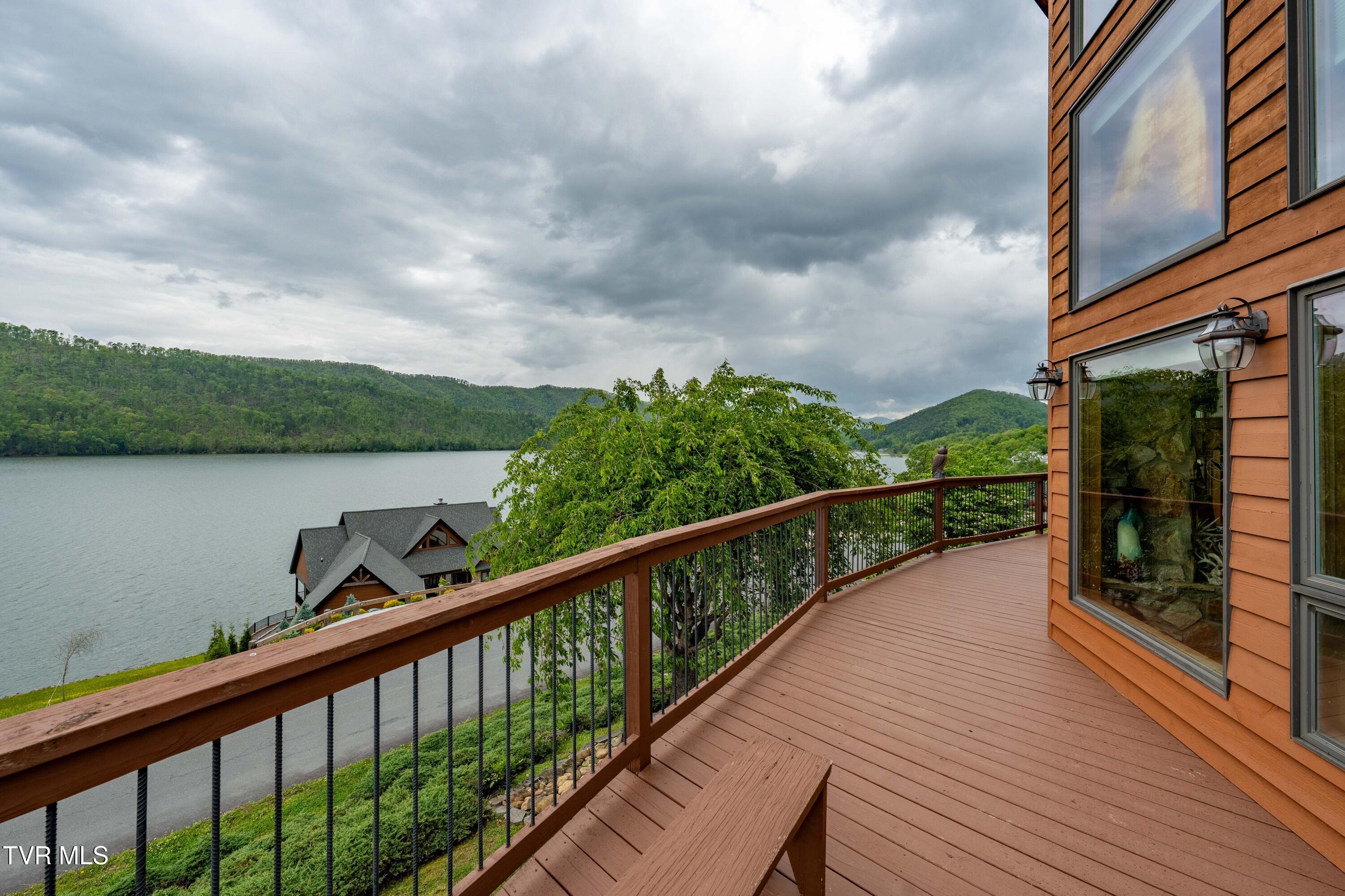 589 Harbor Point Road Butler, TN 37640 - Photo 53 of 64 598 Harbor Point Rd (46 of 89)