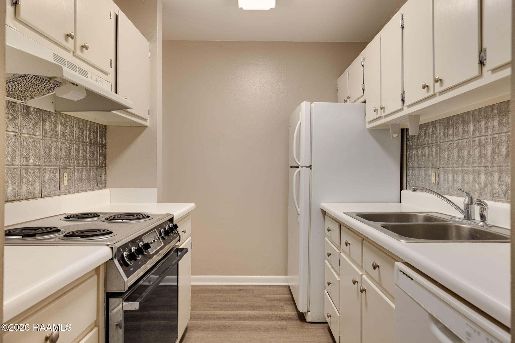 220 Doucet Road, Unit 122C Lafayette, LA 70503 - Photo 11 of 19 11-web-or-mls-220 Doucet Rd 122C-11