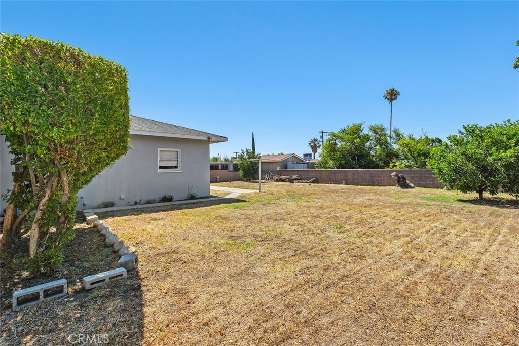 417 East Cornell Drive Rialto, CA 92376 - Photo 34 of 40