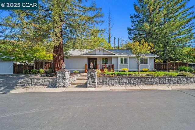 $1,599,000 | 4 Brookdale Court, Alamo, CA 94507