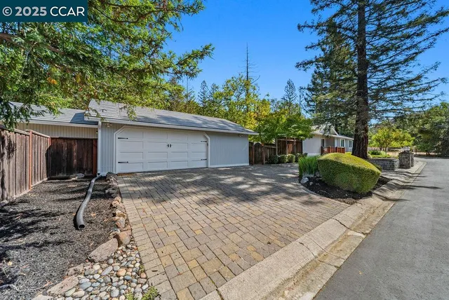 $1,599,000 | 4 Brookdale Court, Alamo, CA 94507