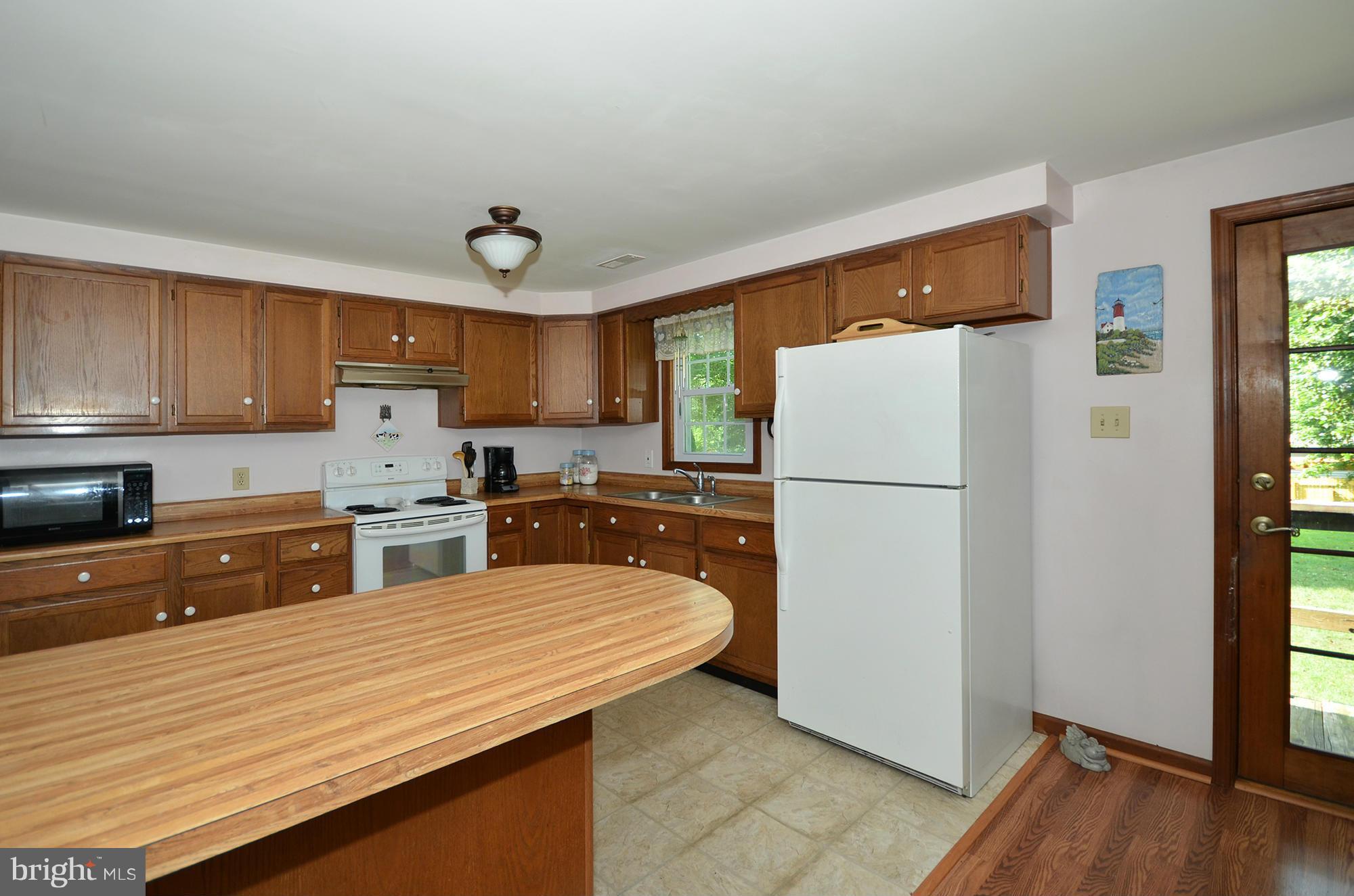 35 Martin Road Conowingo, MD 21918 - Photo 2 of 26 Ample cabinetry and counter space