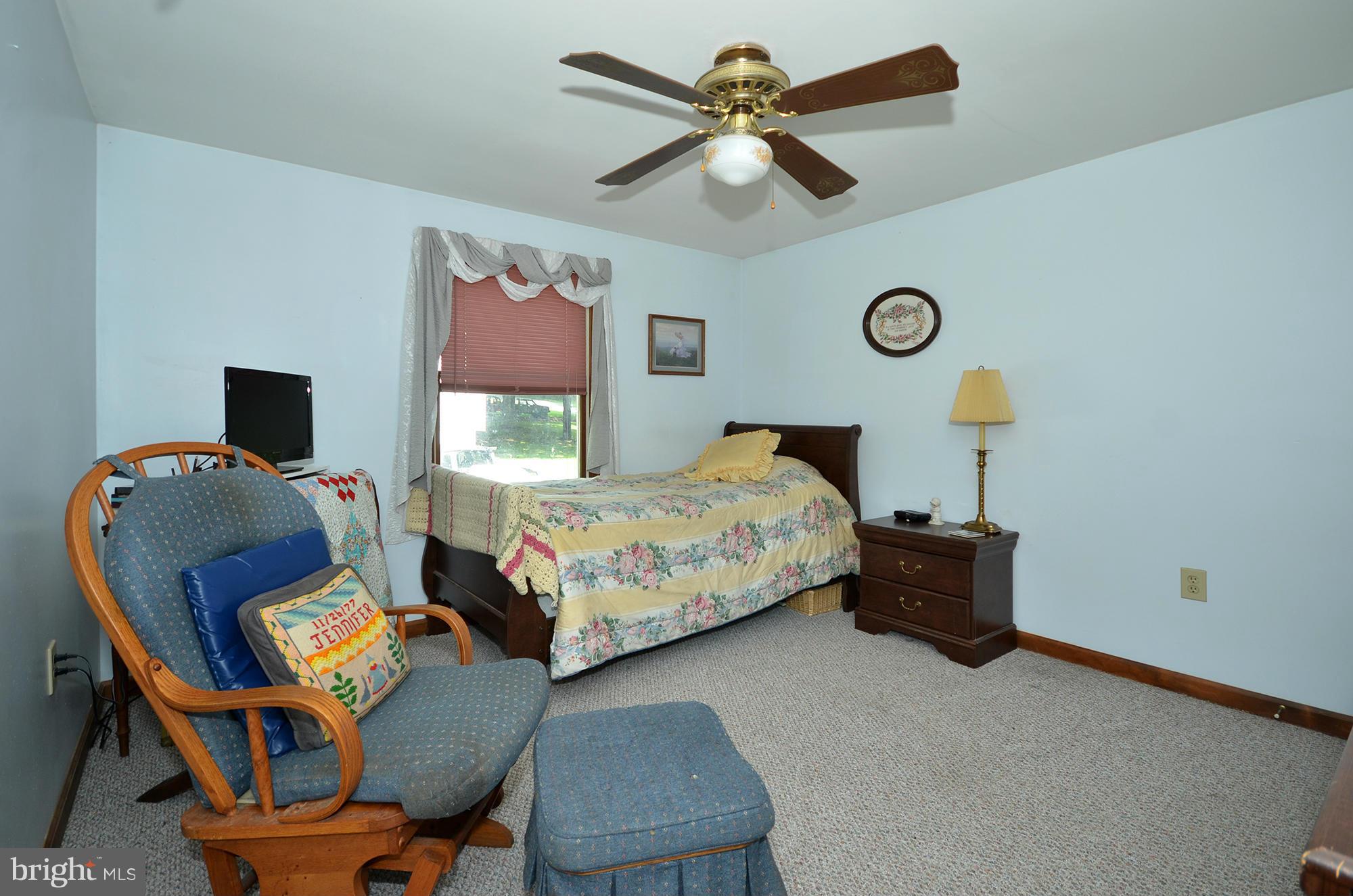 35 Martin Road Conowingo, MD 21918 - Photo 13 of 26 Room for sitting area