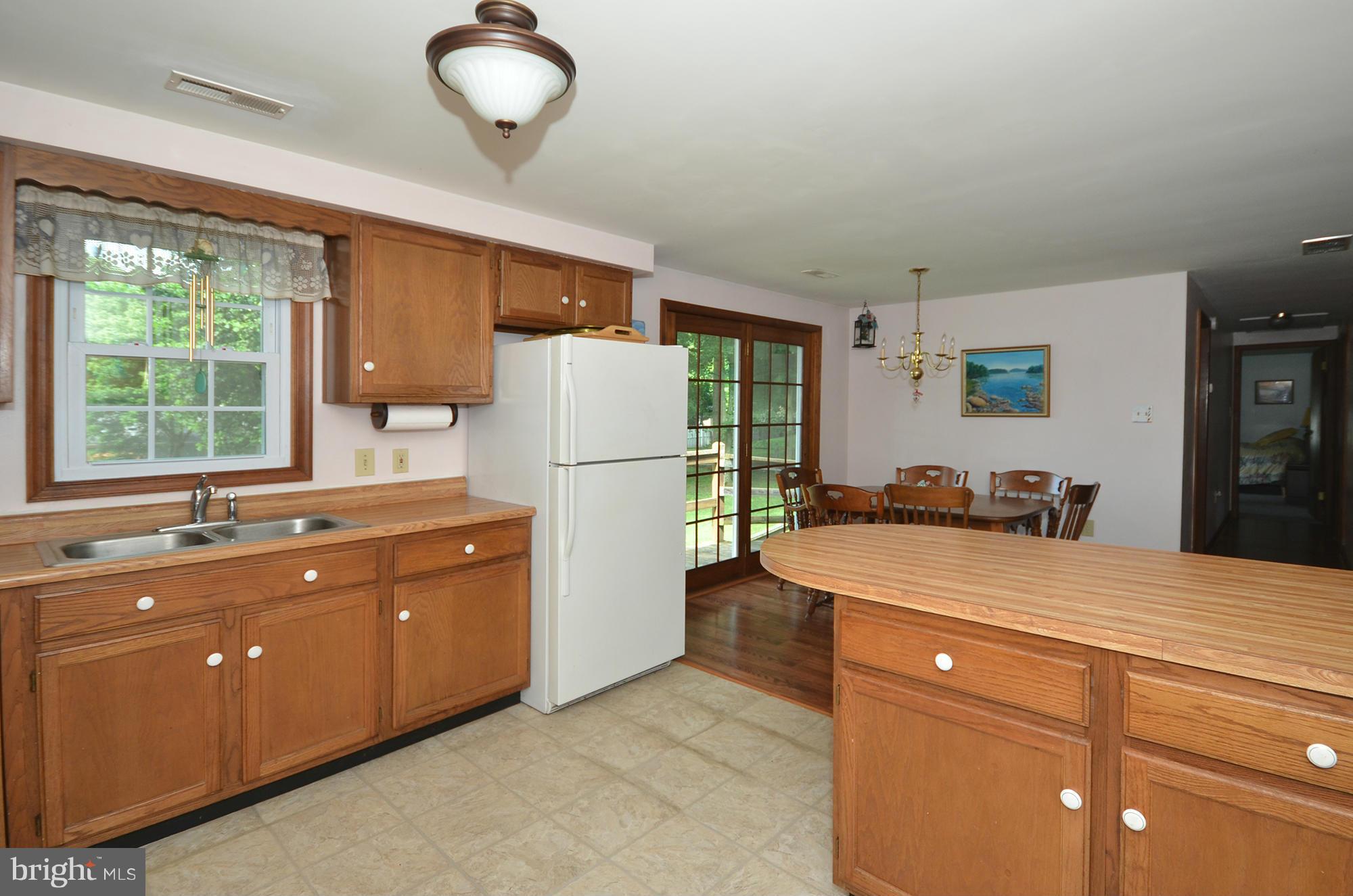 35 Martin Road Conowingo, MD 21918 - Photo 4 of 26 Open kitchen/dining concept
