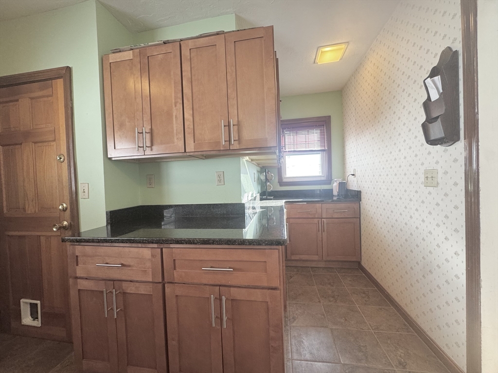 99 Westbourne Terrace, Unit 2 Brookline, MA 02446 - Photo 7 of 21