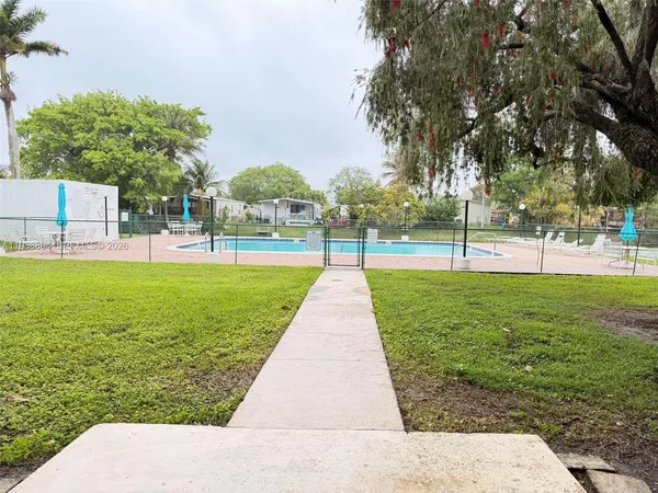 $1,850 | 6503 Winfield Boulevard, Unit 111D, Margate, FL 33063