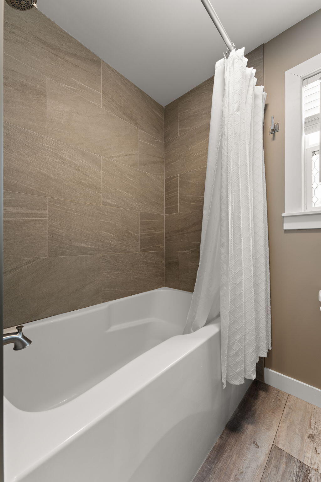 4200 Cardinal Lane Valparaiso, IN 46383 - Photo 27 of 44 a bathroom with a bathtub and shower