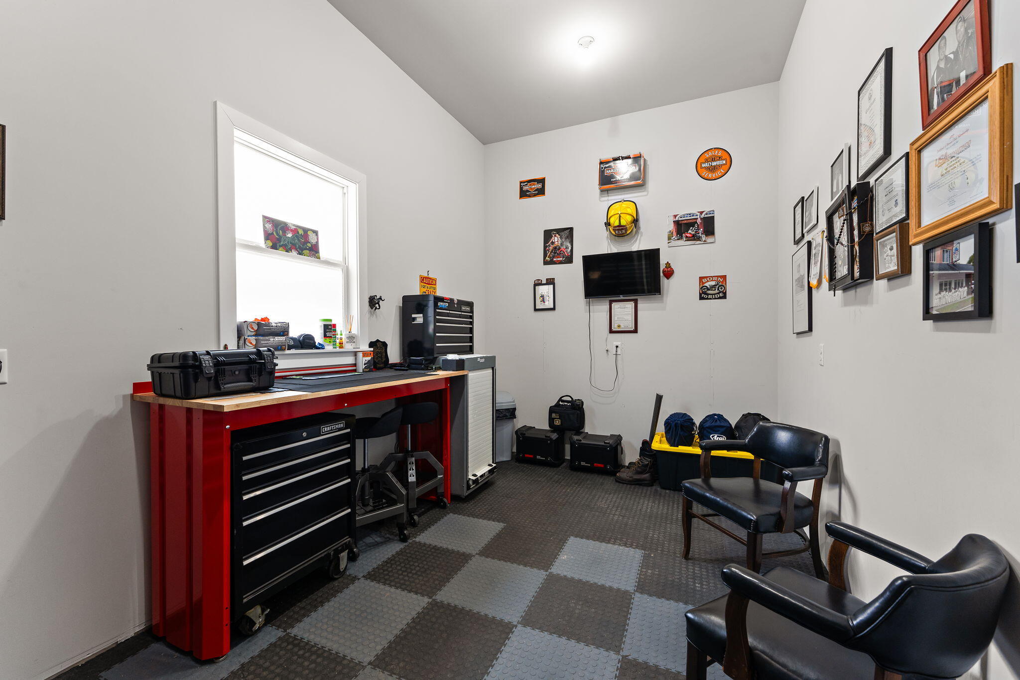 4200 Cardinal Lane Valparaiso, IN 46383 - Photo 32 of 44 a room with furniture and a window