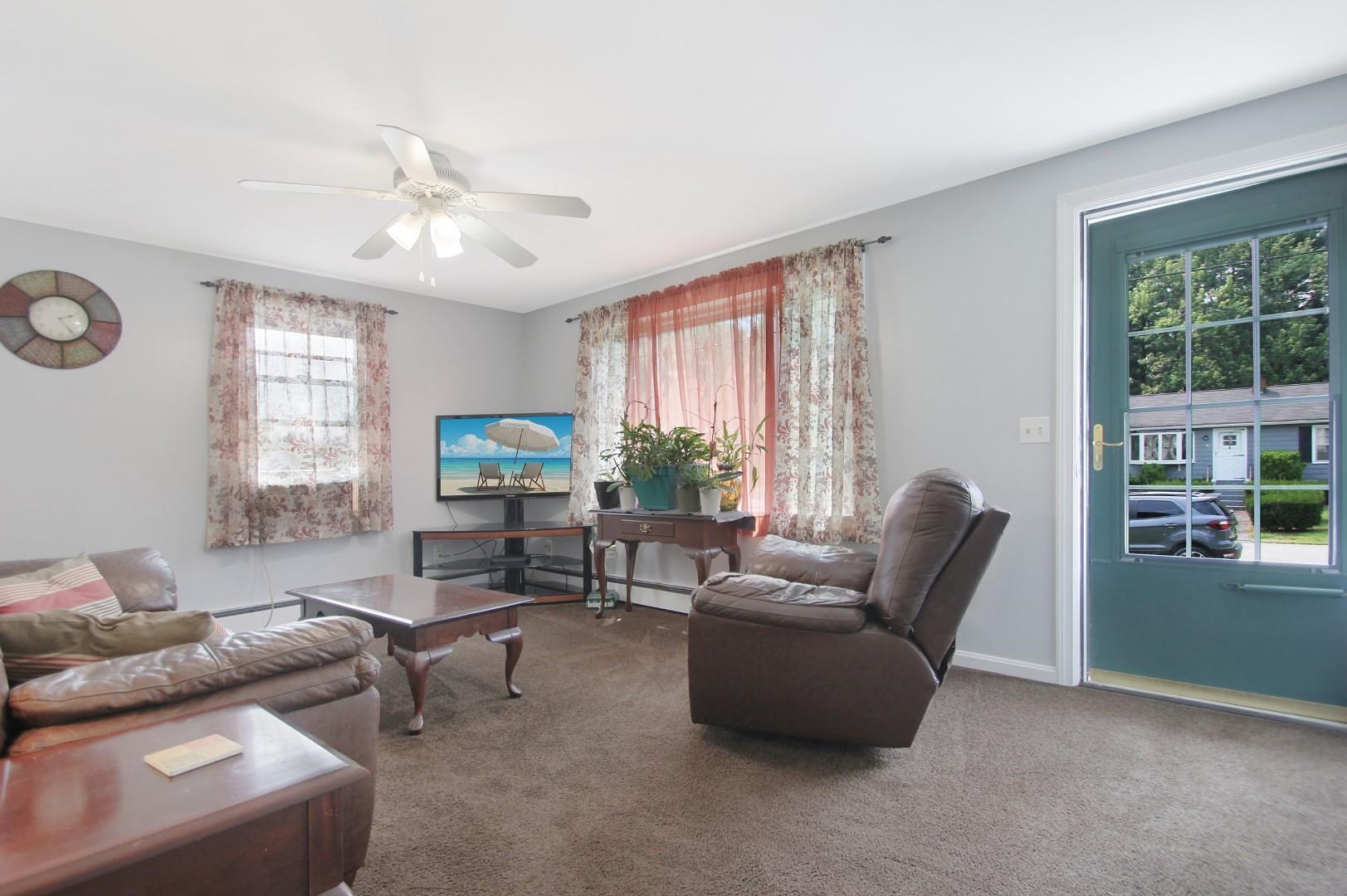 36 Maclarnon Road Salem, NH 03079 - Photo 4 of 25 Gallery Image 4