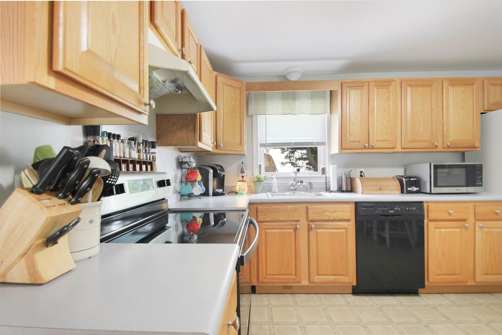 36 Maclarnon Road Salem, NH 03079 - Photo 7 of 25 Gallery Image 7