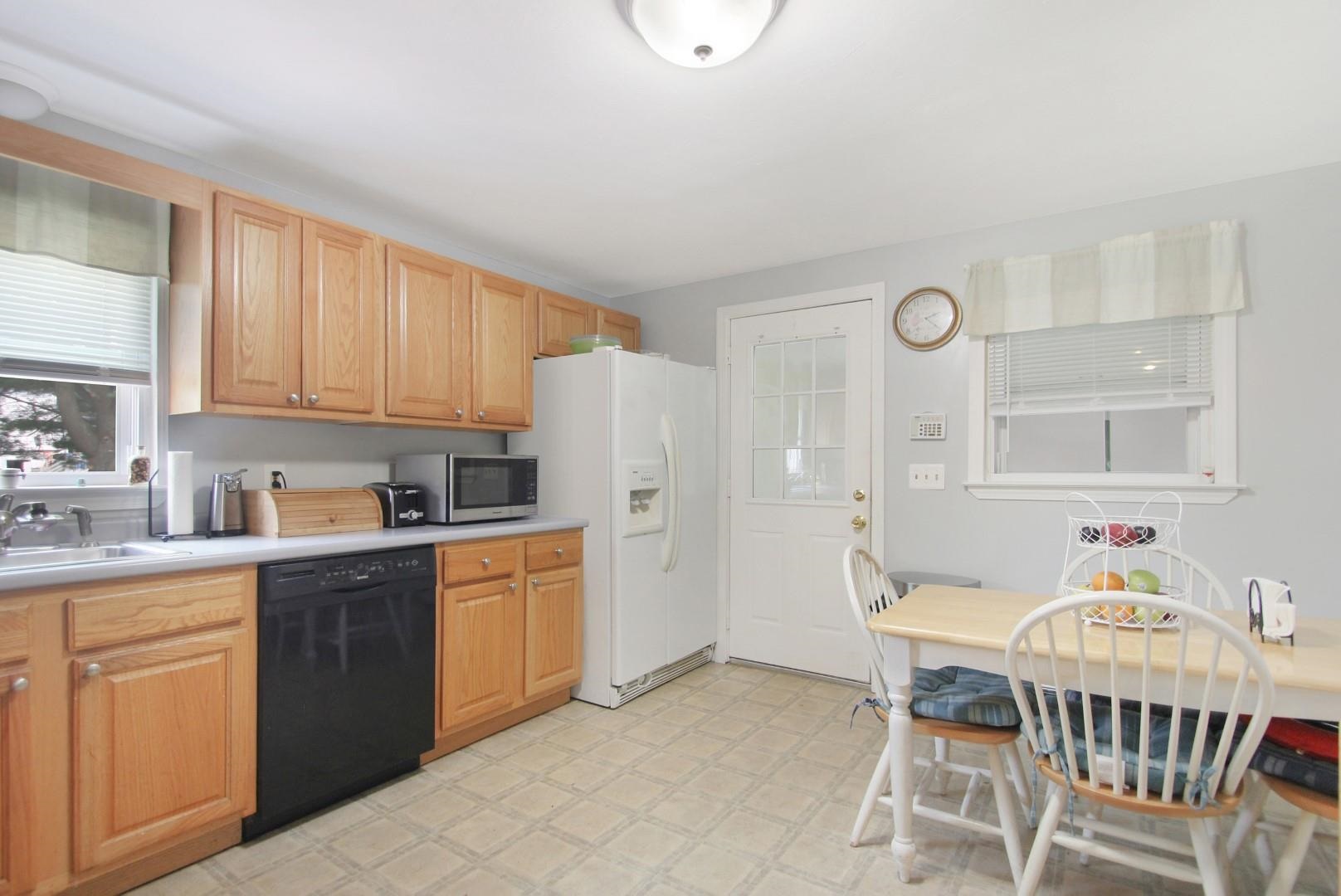 36 Maclarnon Road Salem, NH 03079 - Photo 8 of 25 Gallery Image 8