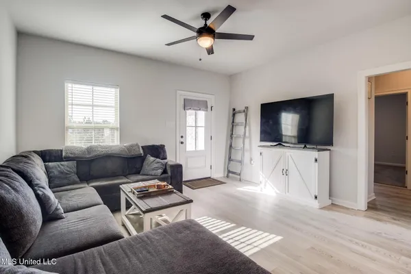 $1,895 | 15359 Serene Street, Gulfport, MS 39503