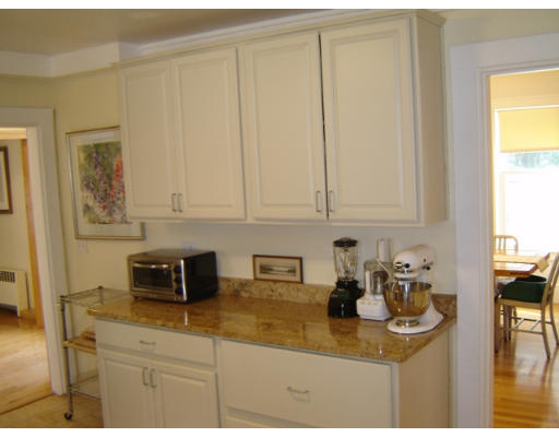 282 Warren Street Needham, MA 02492 - Photo 5 of 16 Gallery Image 5