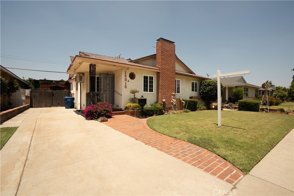 12315 Pomering Road Downey, CA 90242 - Photo 2 of 46