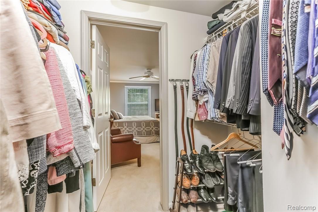 452 Lake Forest Road Rochester, MI 48309 - Photo 46 of 54 037-Walk_In_Closet-2988055-medium.jpg