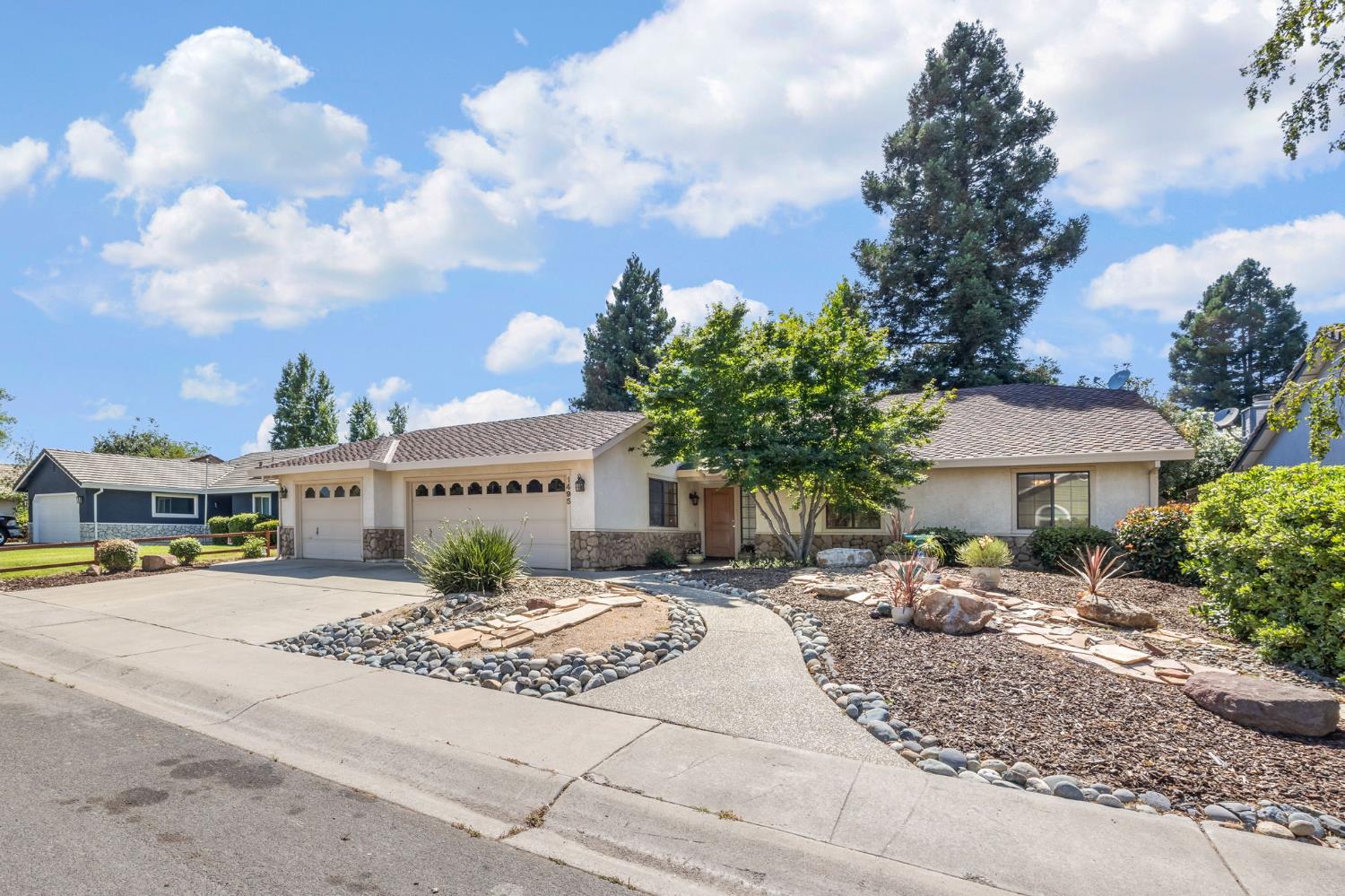 1495 Portola Valley Road Yuba City, CA 95993 - Photo 3 of 43