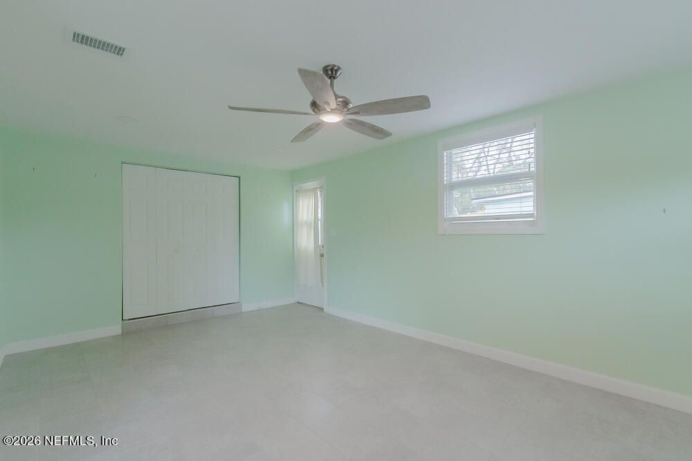402 Skate Road Atlantic Beach, FL 32233 - Photo 7 of 31 20241109_skate_rd_8042